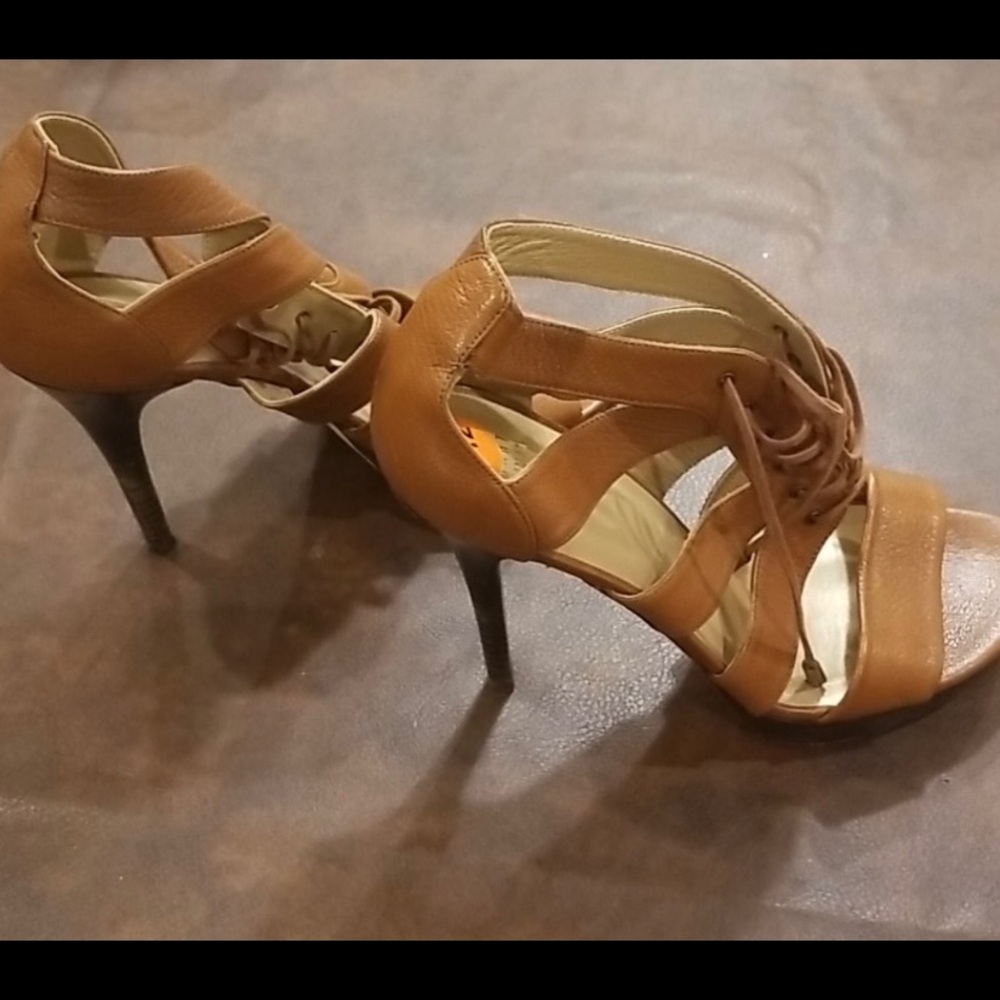 Stuart Weitzman beautiful leather used once great size 9.5